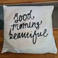 Ein ZANA Kissen "Good morning beautiful" ca. 40cm x ca. 40cm