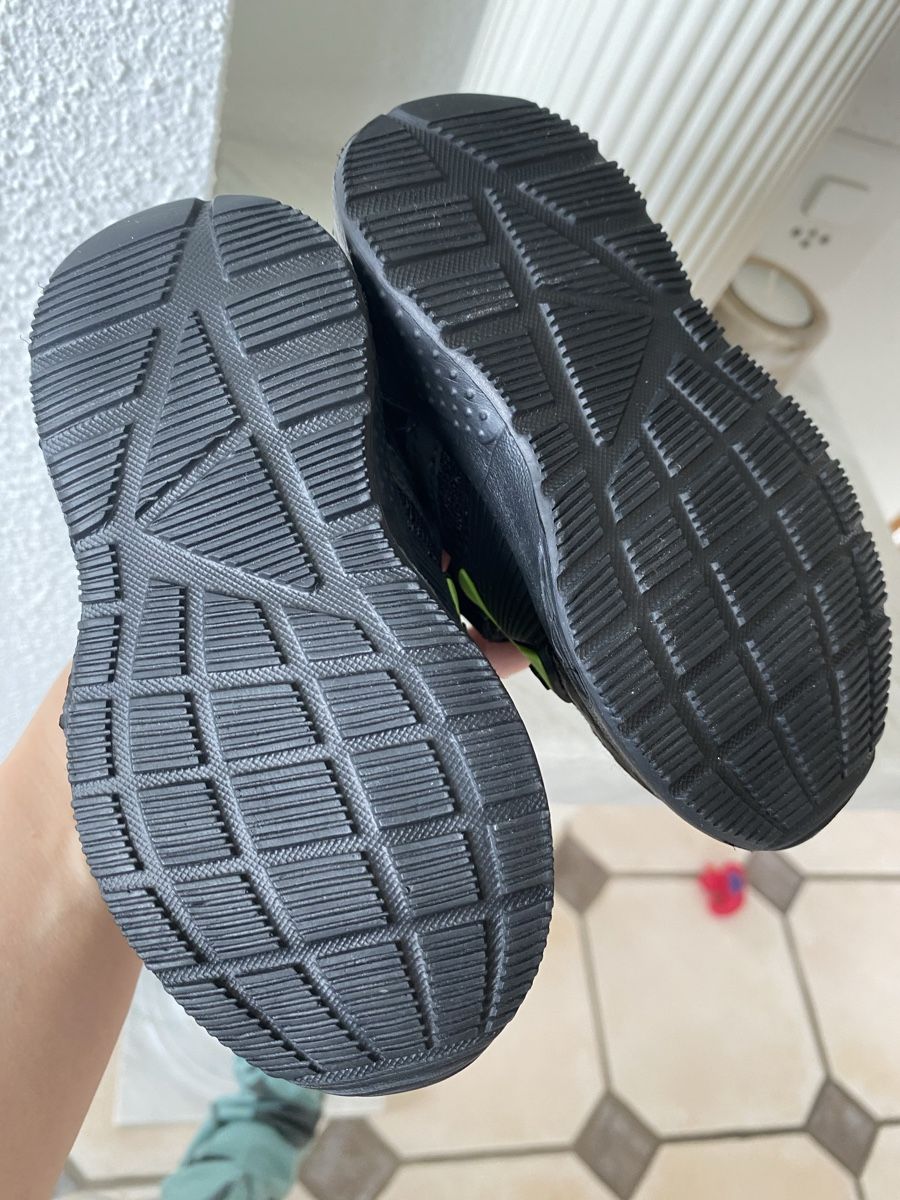 Scarpe per ragazzi: Baby sneakers 22 – Nuovo (secondo la descrizione) da Blonay venduto da art_7f87 4