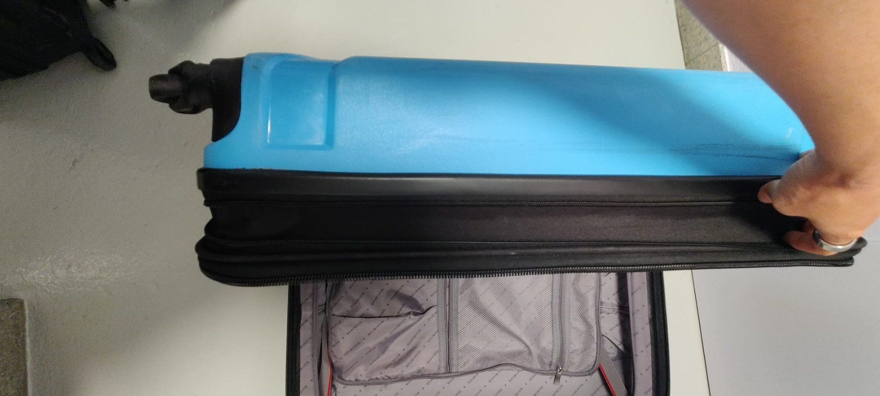 Reisekoffer: Swiss Bag - Tourist Koffer M – Gebraucht aus Zürich von Kevinhoexe 9