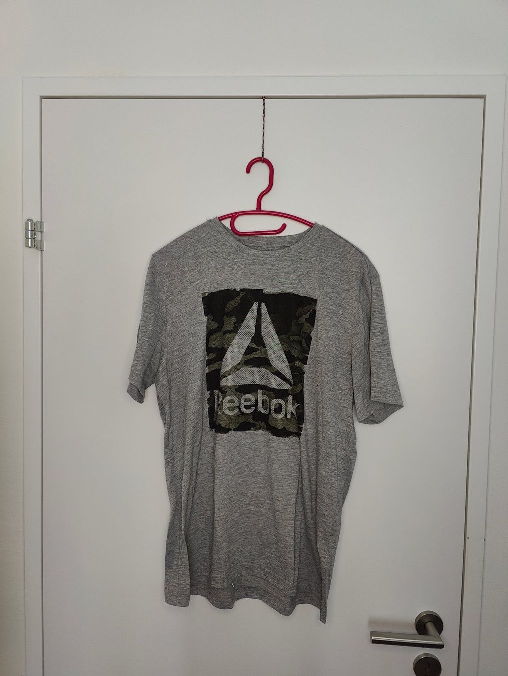 Reebok T-Shirts: T-Shirt von REEBOK – Gebraucht aus Jona von Curtis90