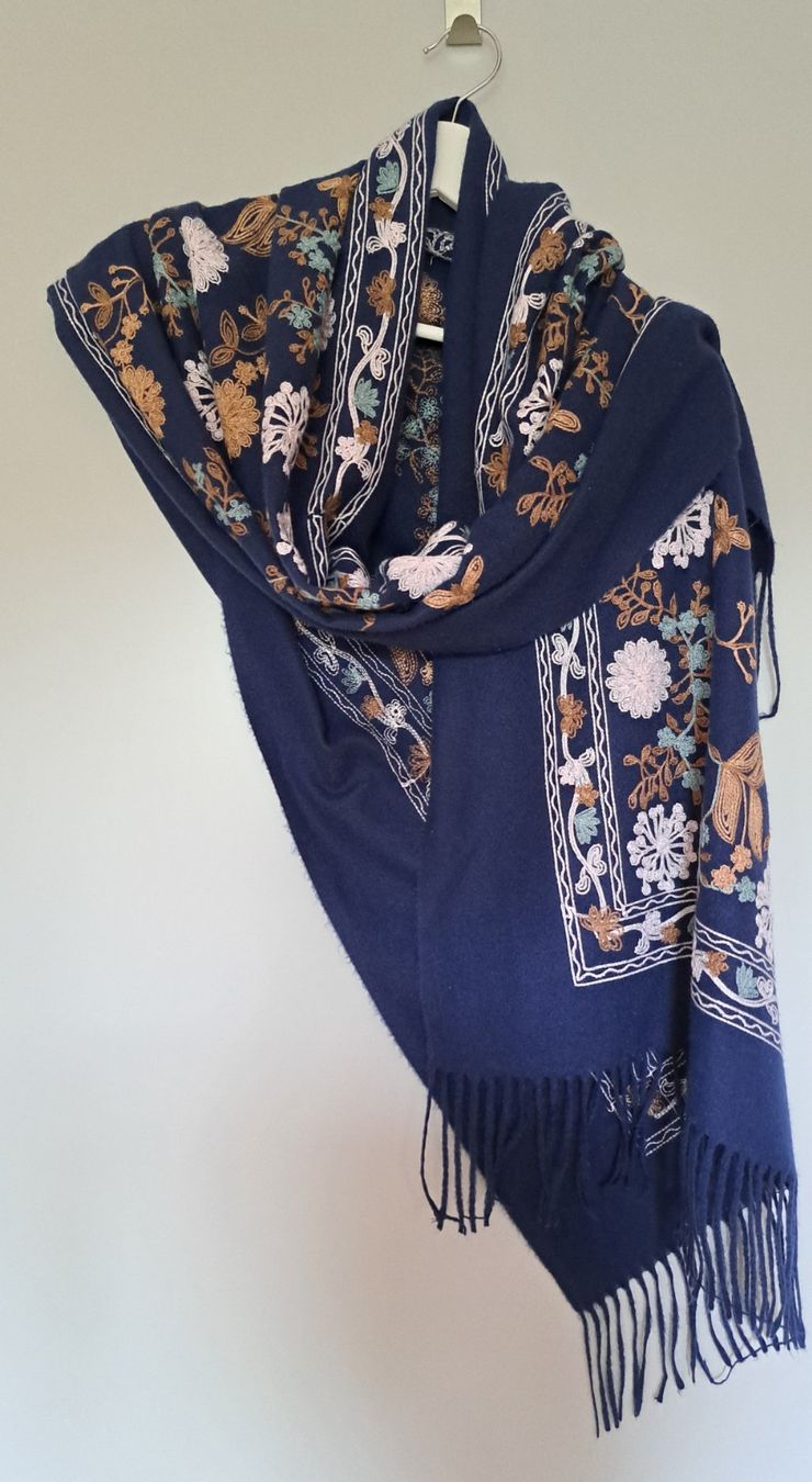 Foulard & Sciarpe: *** SALE *** Schal bestickt – Usato da Winterthur venduto da Ric_Ardo_ 1