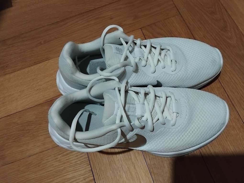 Nike Chaussures femmes: Baskets nike – D'occasion à Peseux par pat_2nd9 4