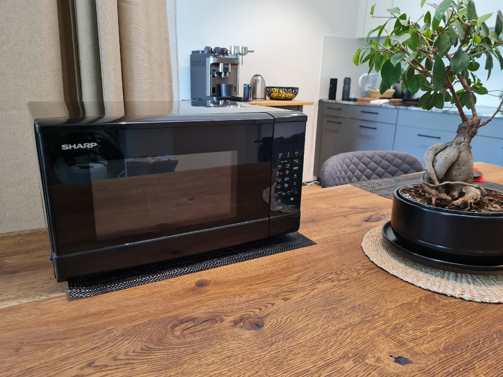 Sharp Küchengeräte: Mikrowelle  -Sharp R270BK – Gebraucht aus Uster von Mar3mik