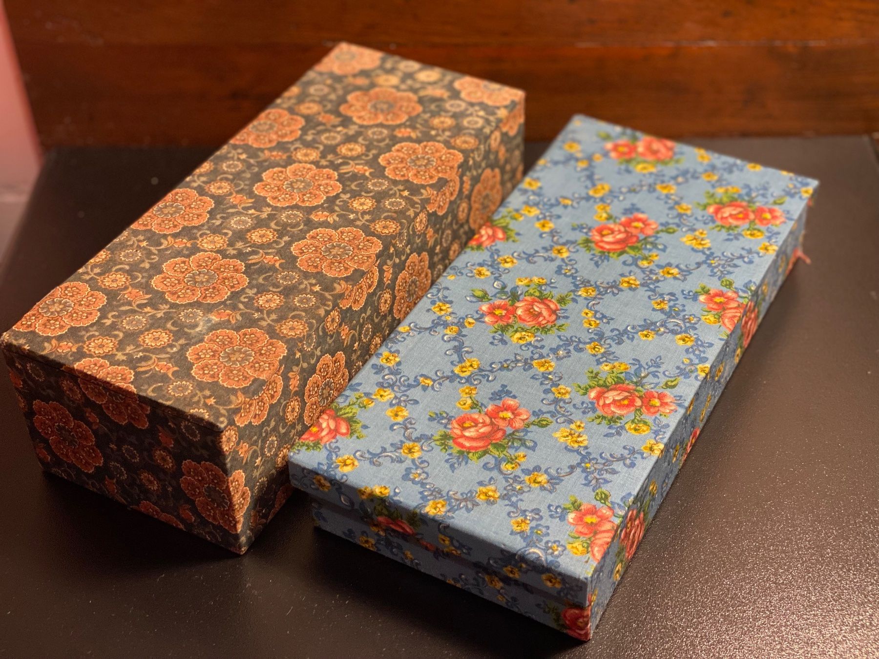 Tutte le decorazioni: 2 Vintage Stoffschachteln – Usato da Rorbas venduto da tun_m7fz 1