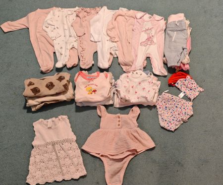 Grosses Babykleider-Set für Mädchen – Gr. 50 / 5
