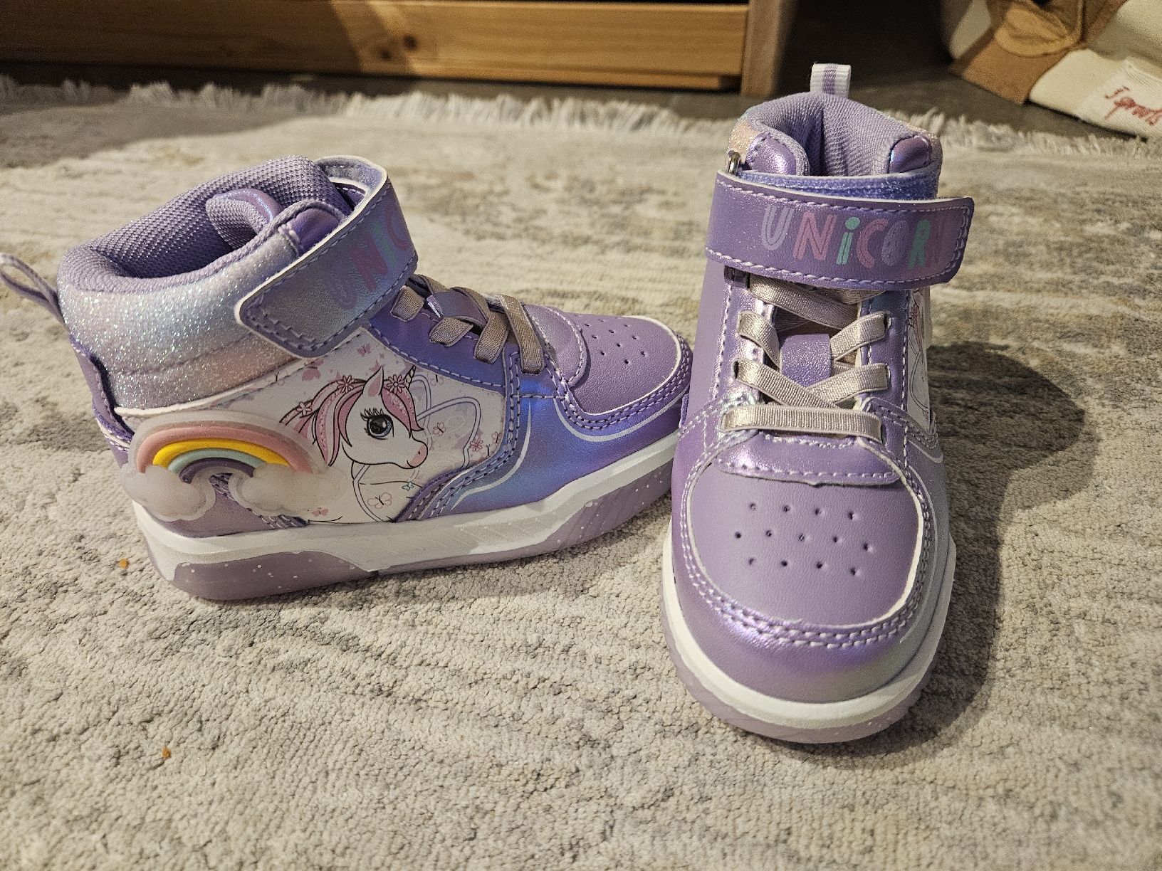 Schuhe für Mädchen: Neue Einhorn Schuhe Gr. 23 – Neu (gemäss Beschreibung) aus Sempach von Bebla10