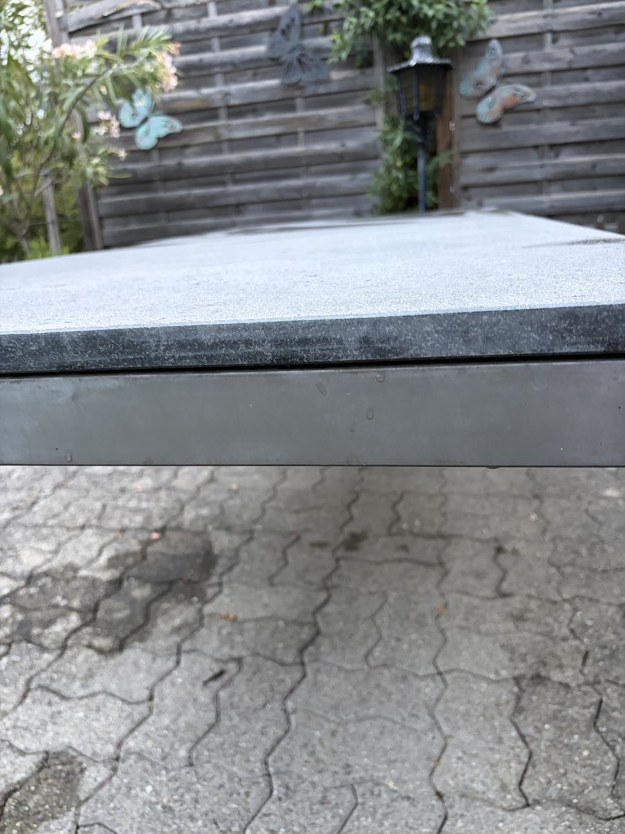 Tische: Grosser Gartentisch mit Steinplatte – Gebraucht aus oftringen von stouner1 2