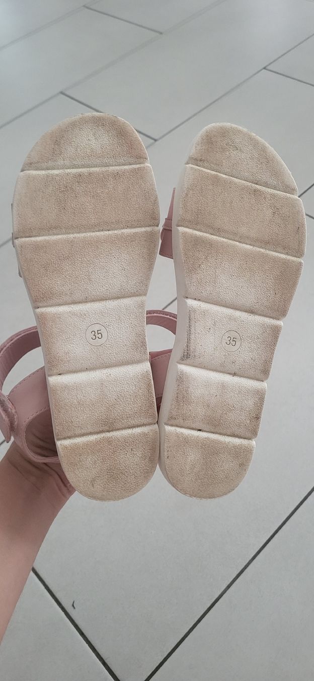 Chaussures filles: Mädchen Sandalen Gr.35 – D'occasion à Thierachern par Anastasia123 1