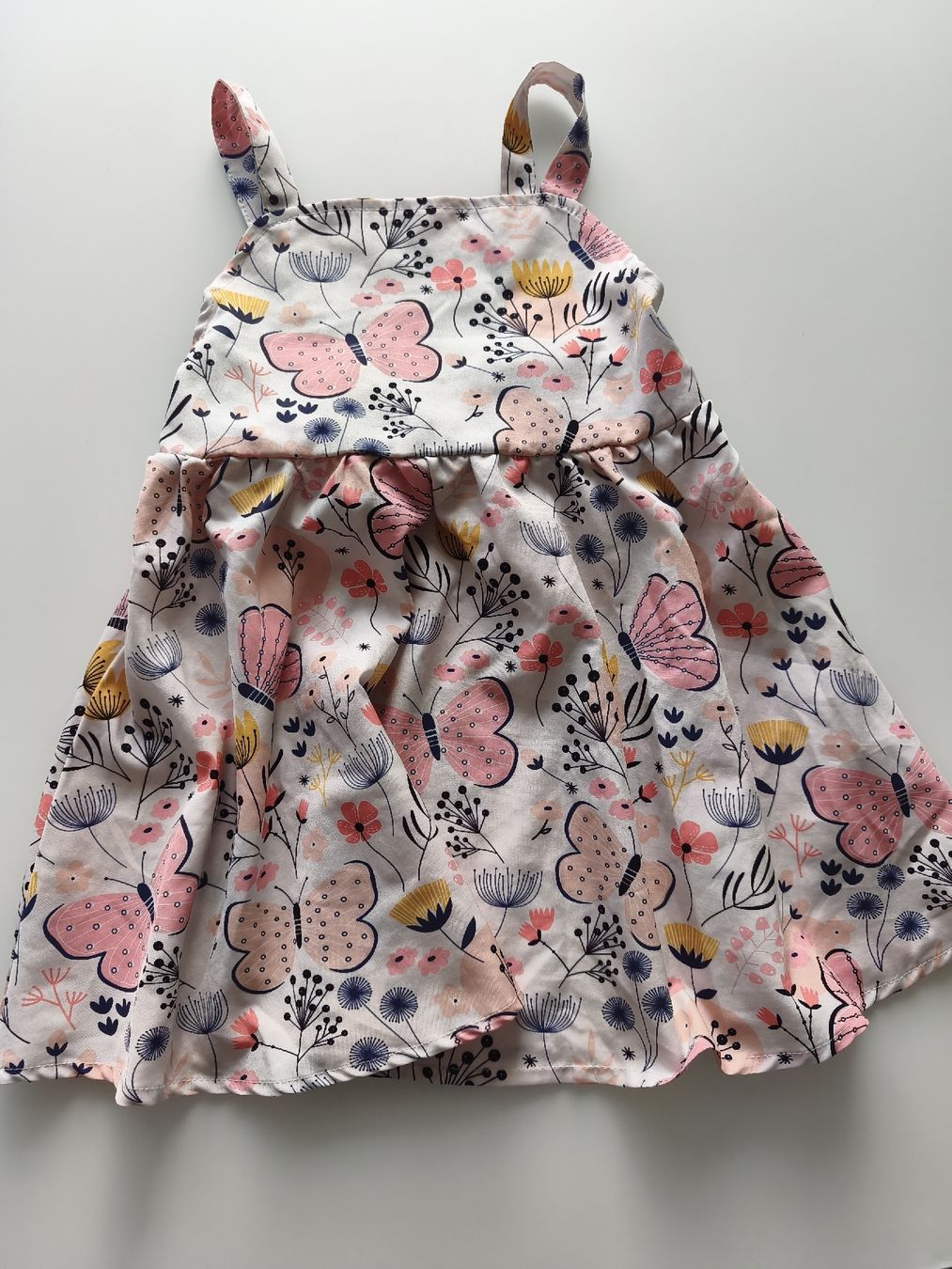 Vestiti & Gonne: Gr ca 98 Kleid hinten mit Masche – Usato da Schwarzenbach LU venduto da killer08