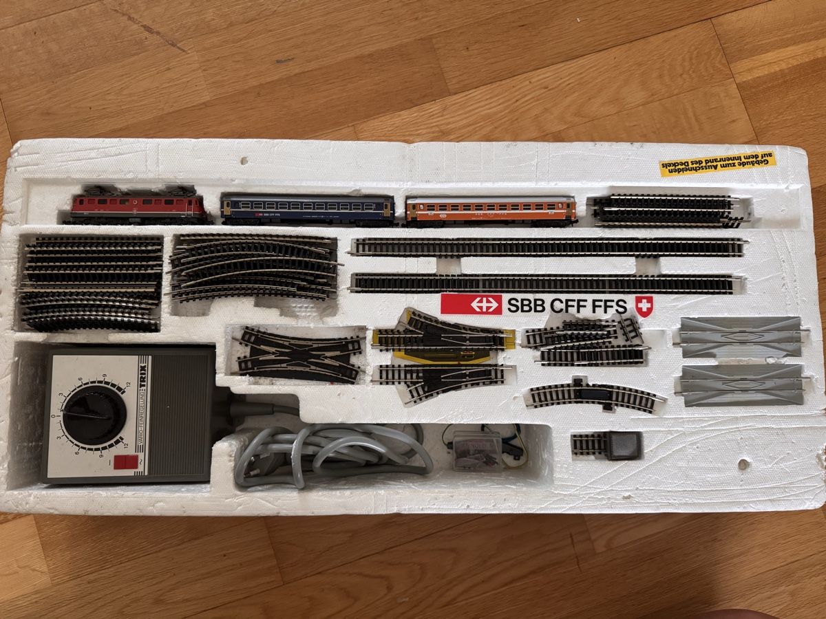 Trix Modellini di ferrovie: Modelleisenbahn Minitrix Beginner Set Nr. 71061 – Usato da Romont / BE venduto da kotao 1