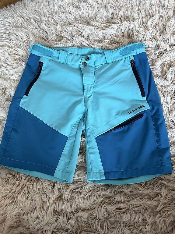 Pantaloni: Twentyfour Shorts Gr. 40 – Usato da Seedorf UR venduto da Lia_mia 3