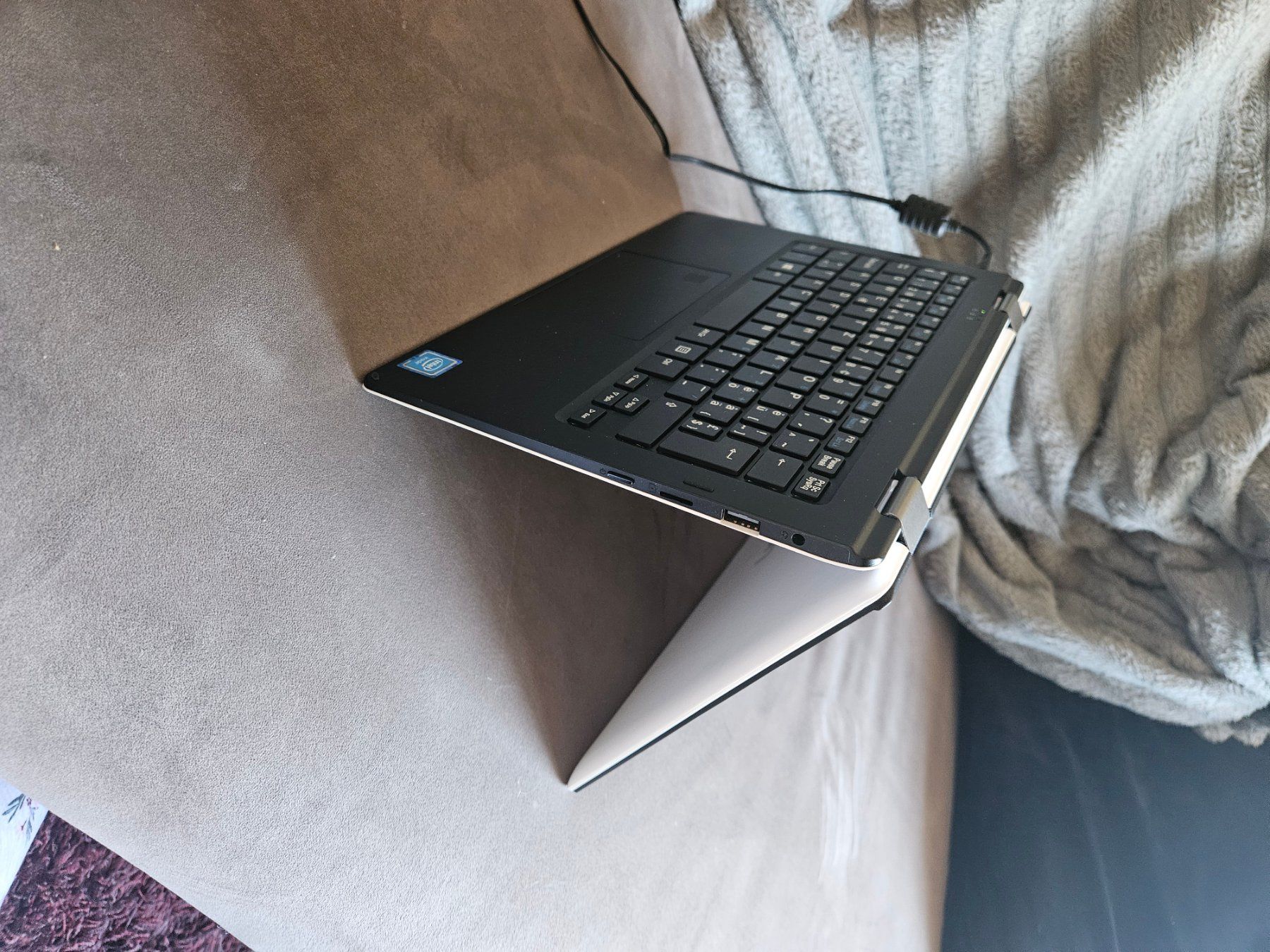 Medion Portables: LIFE Notebook E2227T weiss gebraucht – D'occasion à Rheinfelden par ine_5z6x 3