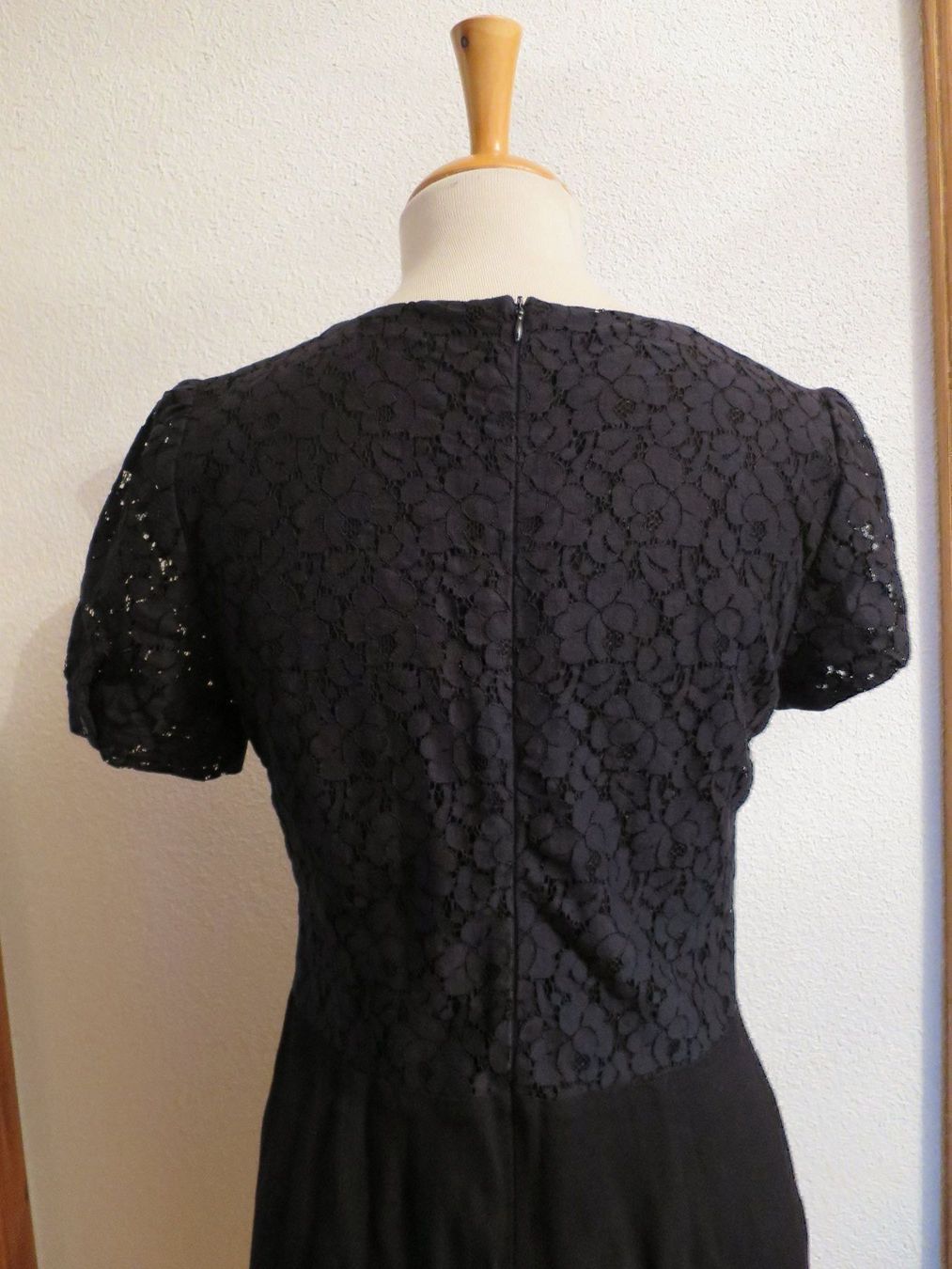Vestiti: Schwarzes Kleid Gr. S – Usato da Siebnen venduto da greenpingu 3
