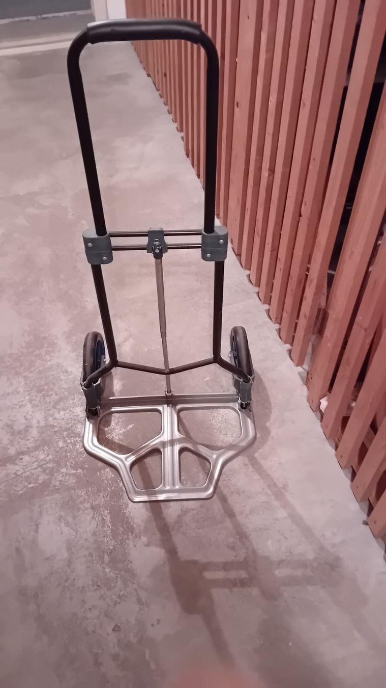 Valises & Sacs: Transport Trolley, klappbar – D'occasion à Steinhausen par Vilivinili