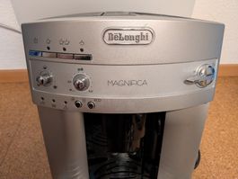 DeLonghi Magnifica Kaffeemaschine Silber gebrauchter Zustand