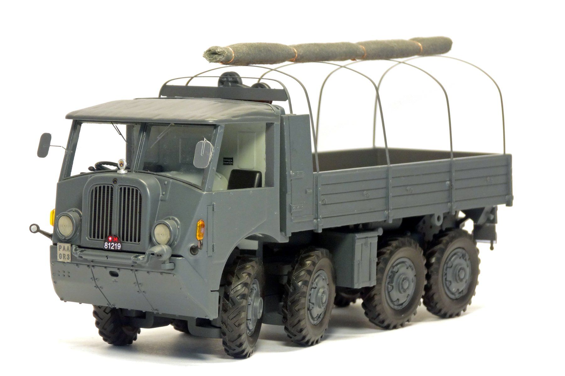 Kit di modellismo & Modellini statici: Saurer M8 Schattenschwarz 1:35 – Nuovo e nell'imballaggio originale da Lenk im Simmental venduto da AFM-Modellbau 2