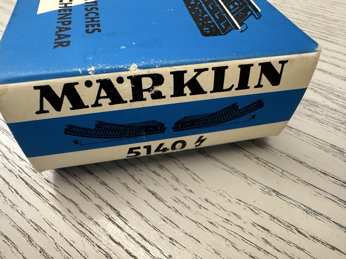 Märklin Modellini di ferrovie: Märklin 5140 Elektromagnetisches Bogenweichenpaar – Usato da Lupsingen venduto da New-Haven 2