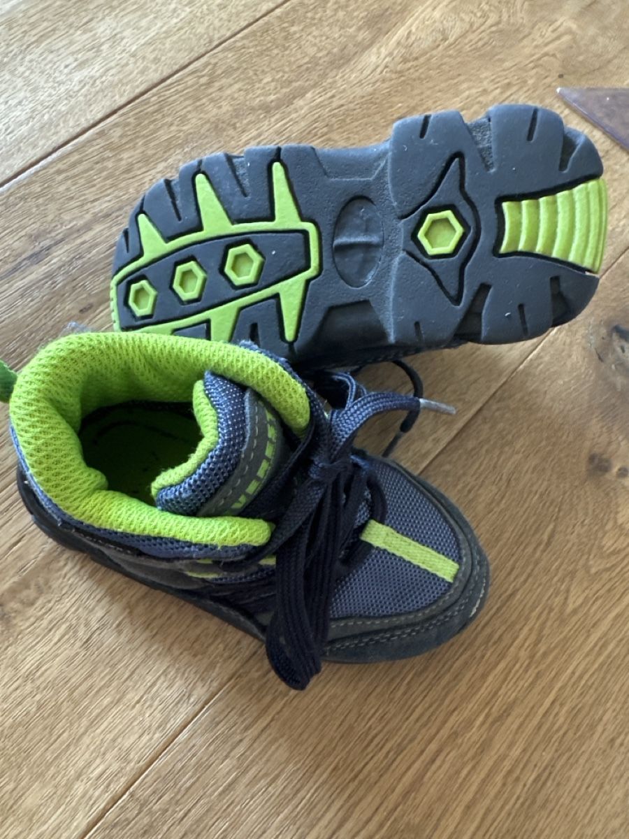 Everest Schuhe für Jungen: Wanderschuhe, Gr.22, Everest, guter Zustand – Gebraucht aus St. Gallen von Venus1010 1