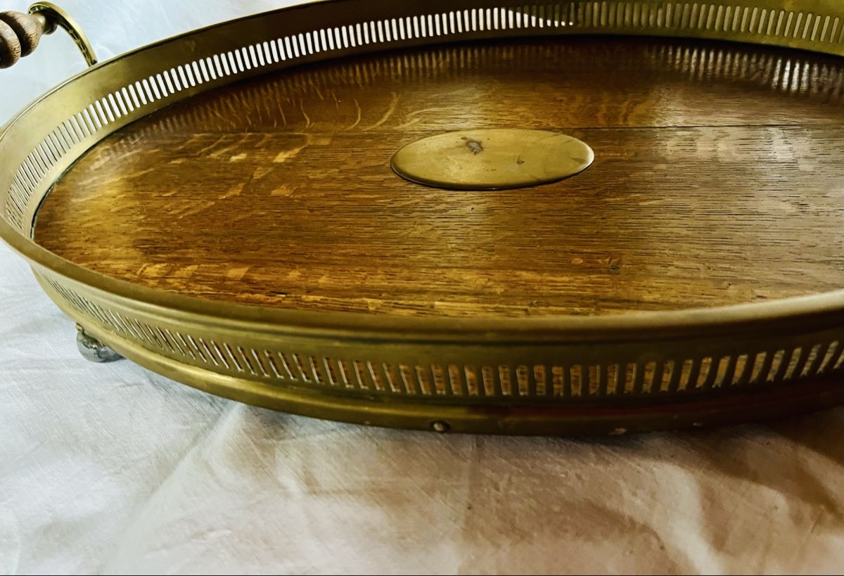 Articoli in legno: Serviertablett aus Holz und Messing – Usato da Biezwil venduto da Manuschka 3