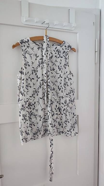 Top: White/Weißes Top S – Usato da Zürich venduto da aba_6b6j