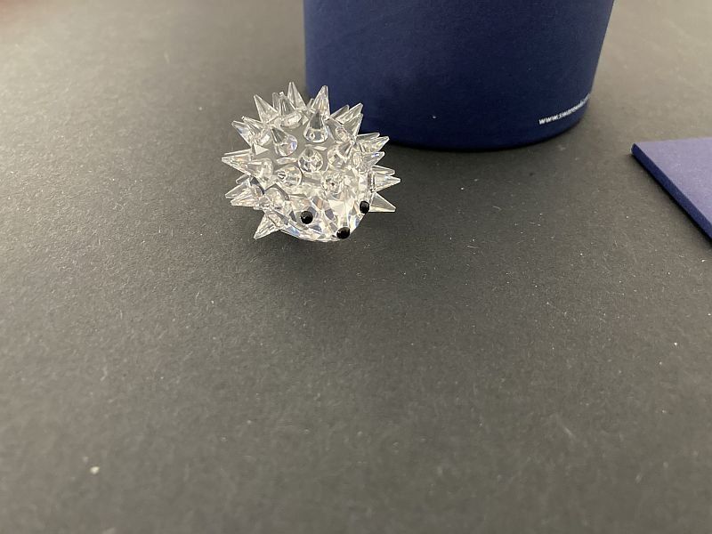 Swarovski Statuette: riccio piccolo 013989 – Nuovo e nell'imballaggio originale da Airolo venduto da Hmagnum
