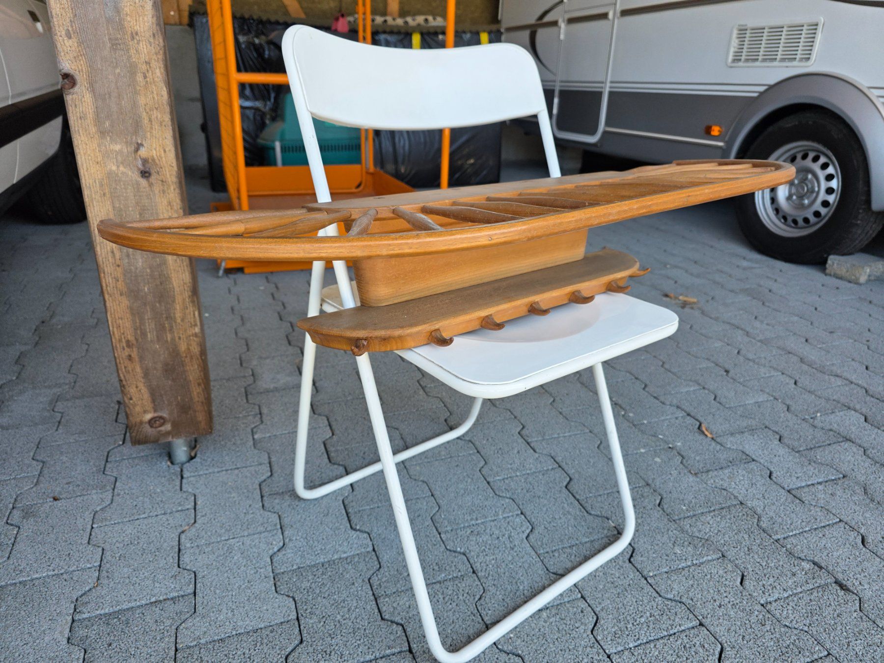 Guardaroba: Vintage Holz Handwerk Garderobe – Usato da Walterswil BE venduto da Lonitti 2