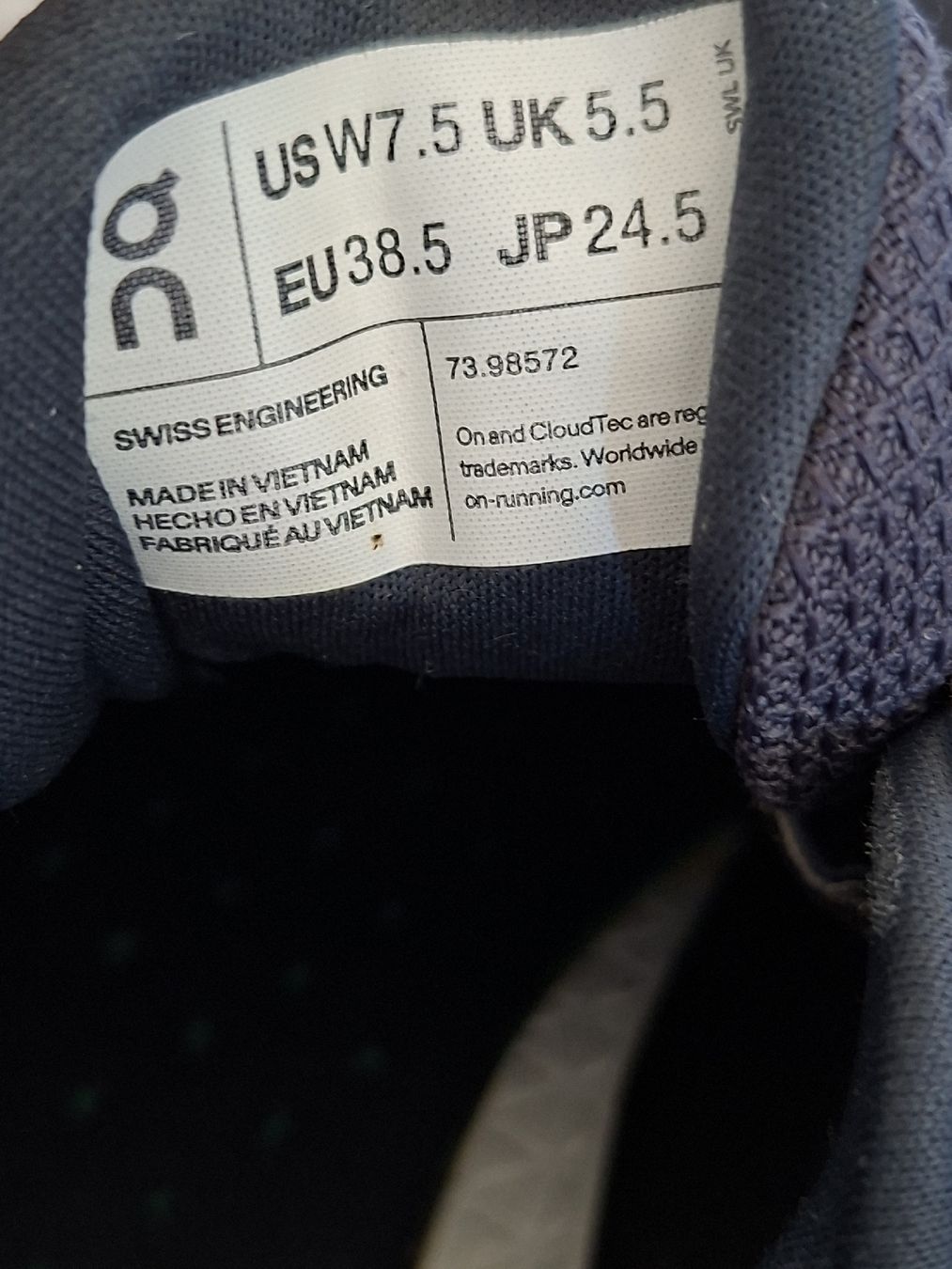 On Scarpe da donna: Chaussures On Cloudwander Waterproof gris taille 38.5 – Usato da Renens VD venduto da ser_j2fn 4