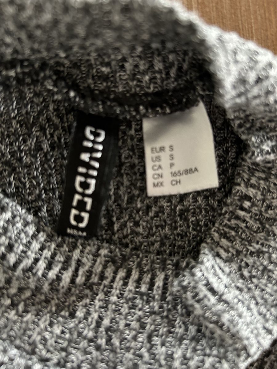 H&M Pulls & Sweat-shirts: Grauer Strickpullover von H&M Divided, Grösse S, Top! – D'occasion à Beringen par Sternli650 1