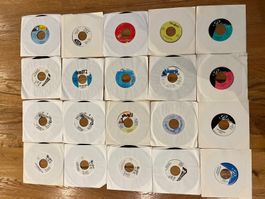 20 x 7" Reggae / Dancehall Singles - top Zustand