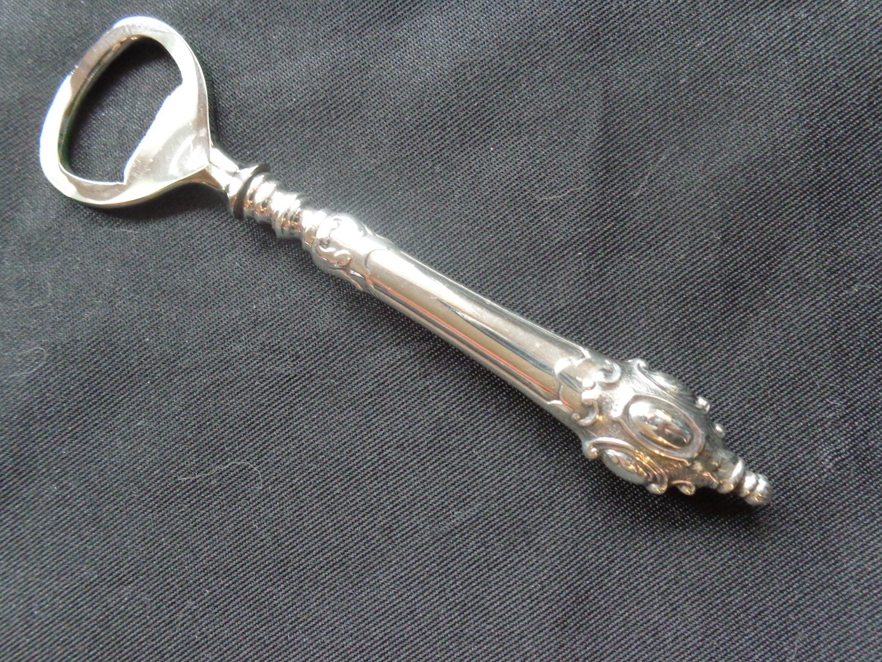 Set di posate: * TRES JOLIE OBJET EN ARGENT 800 COMME NEUF – Nuovo (secondo la descrizione) da Morges venduto da videcavegrenier