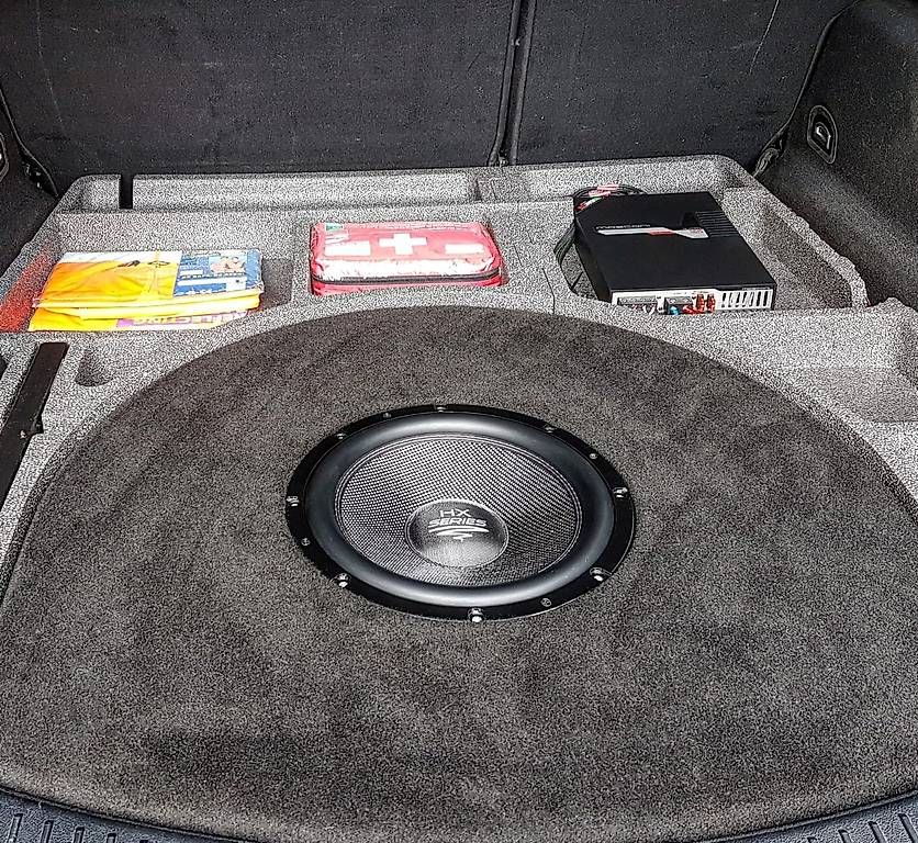Haut-parleurs: Subwoofer  – D'occasion à Lostorf par Danu_G 1