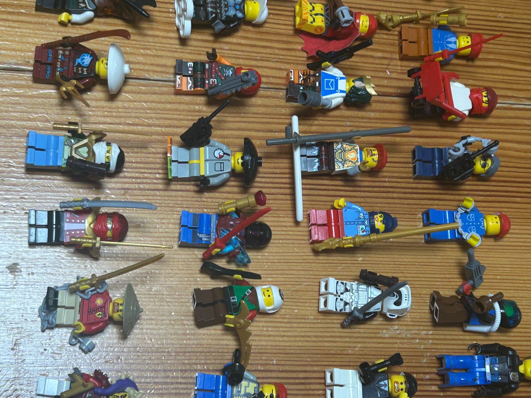 Lego Giocattoli: 36 verschiedene Lego Personen – Usato da Volketswil venduto da Daniel68ernst 2