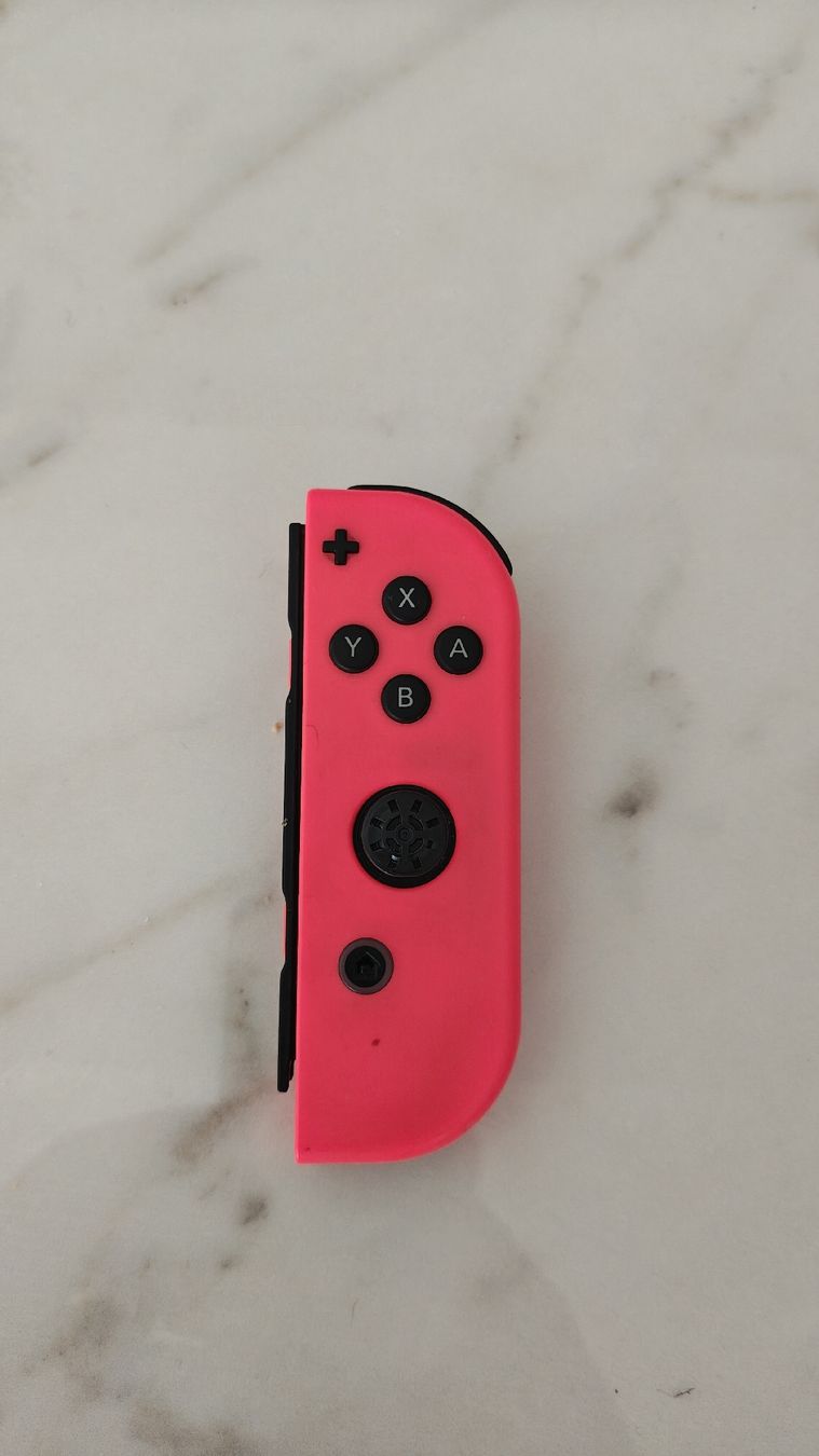 Nintendo Manettes: Nintendo Switch Joy-Con rechts rot DEFEKT – D'occasion à Montagnola par mattbert86