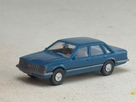 VE1- Wiking Opel Senator azurblau