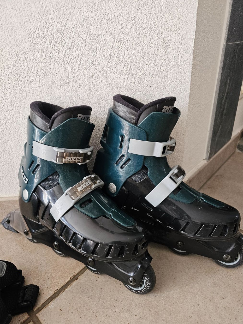Pattini in linea & Pattini a rotelle: Rollerblades – Usato da Domat/Ems venduto da blu_29b7