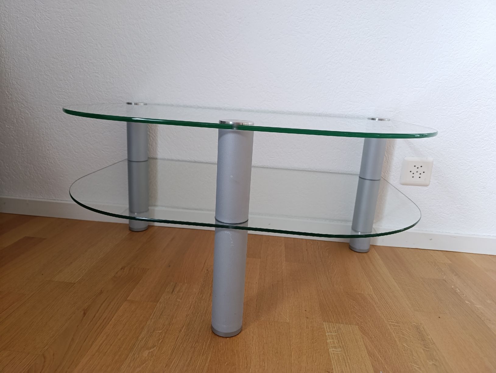 Mobili TV: Glas TV-Tisch – Usato da Hinwil venduto da Jen_Ryel 1