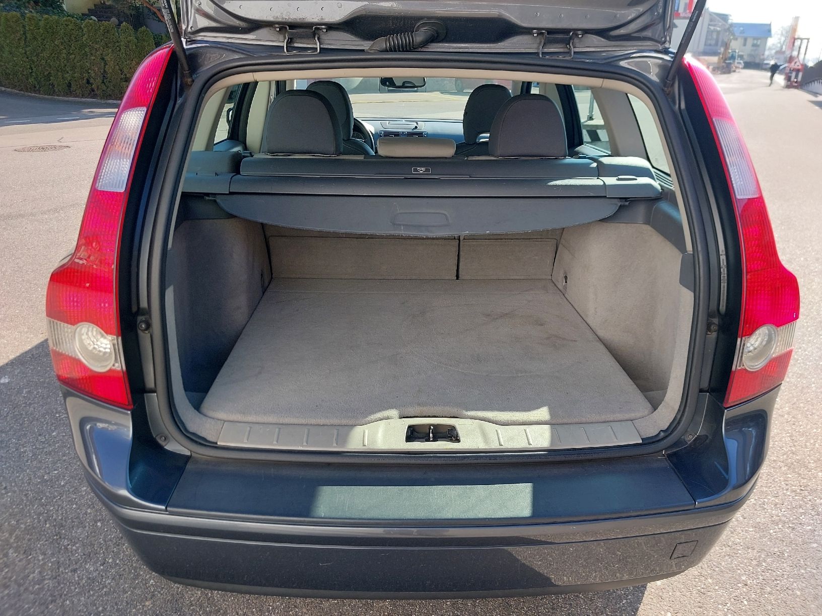 Volvo Autos: Volvo V50 D5 (MFK 10.24) – Gebraucht aus Spiez von  7