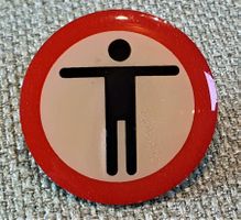 B065 - Überschreiten der Gleise verboten