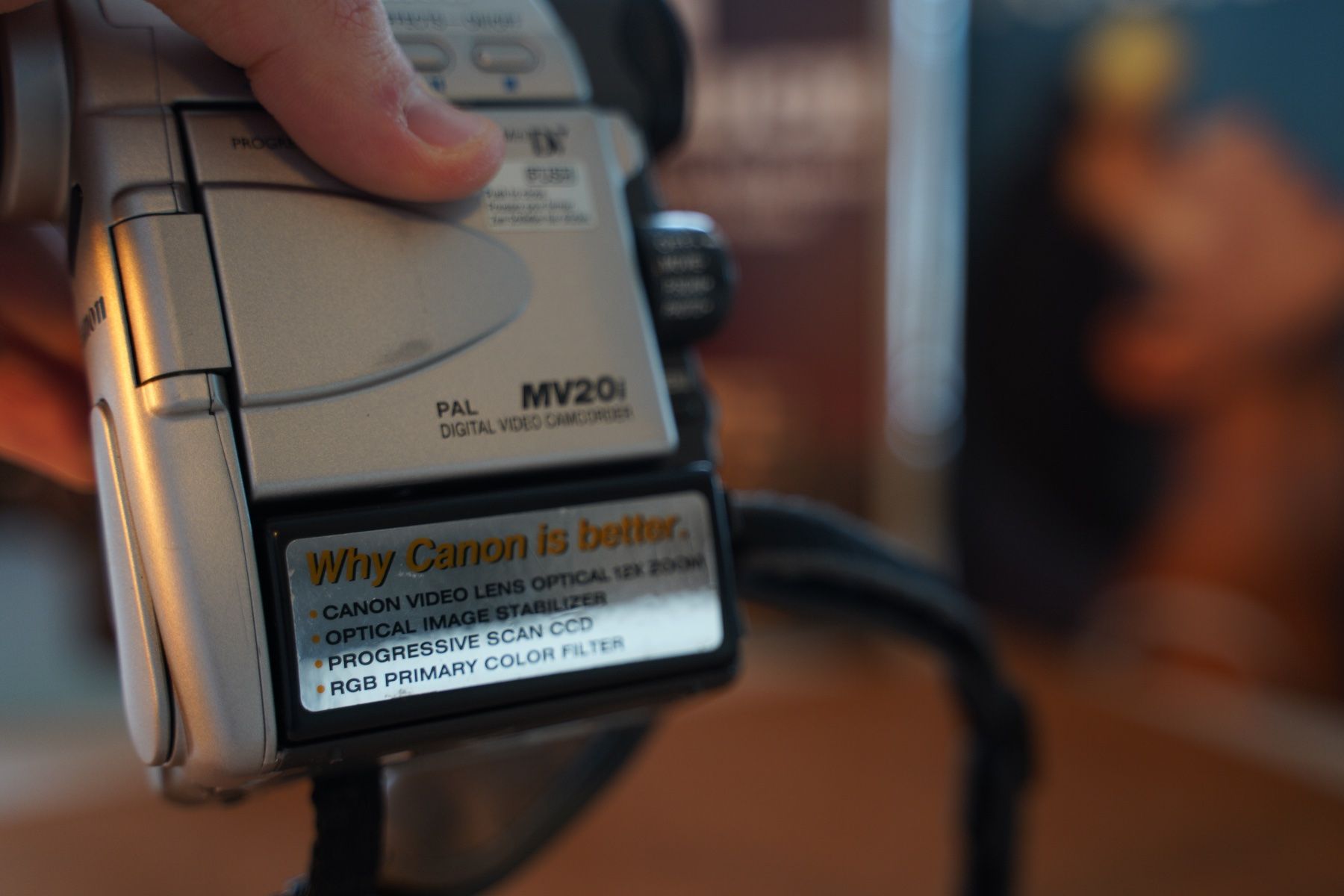 Canon Camcorder: Canon MV20i MiniDV Camcorder – Defekt aus Dagmersellen von sim_zqh8 8