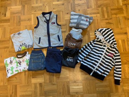 Kleiderpaket 11 Stk inkl Jeans , Weste Gr 86 92