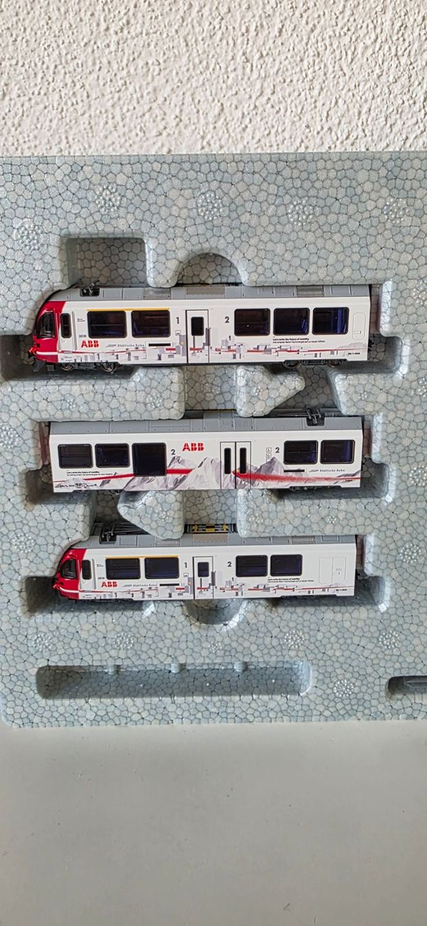 Kato Modellini di ferrovie: RhB - Allegra ABe 8/12 ABB – Nuovo e nell'imballaggio originale da Wittenbach venduto da Hase113