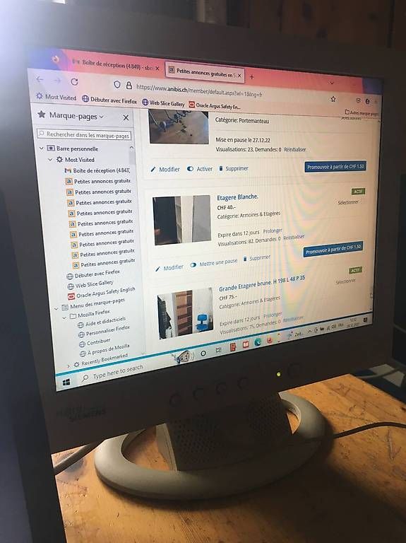 Ecrans: Ecran de PC Fujitsu-Siemens - 15 Pouces – D'occasion à Genève par sbo_ks28