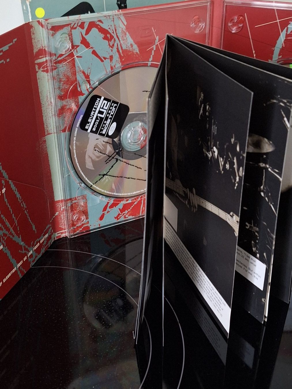 Tutti i DVDs: DVD 2001 U2: Live from Boston – Usato da Wettingen venduto da Liam2003 2