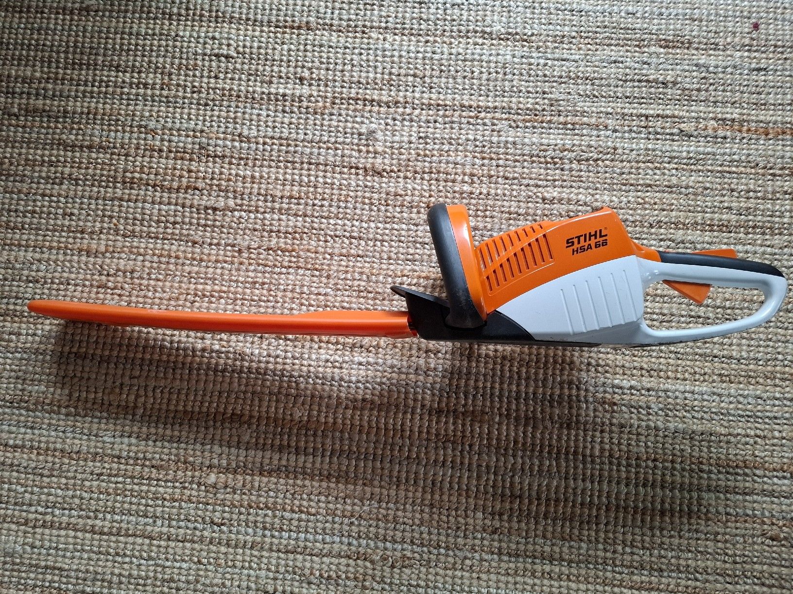 Stihl Toutes les machines: STIHL HSA 66 Heckenschere mit Schutzhaube – D'occasion à Nänikon par Zocky01
