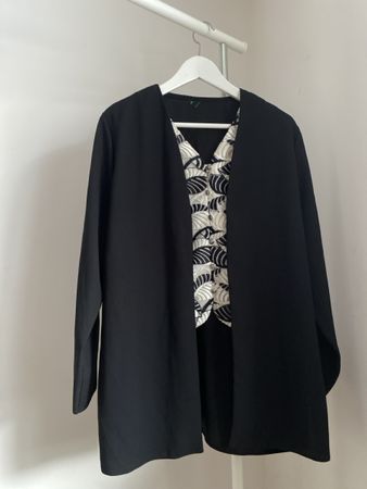 Schicke Bluse Gr.m Schwarz mit Muster