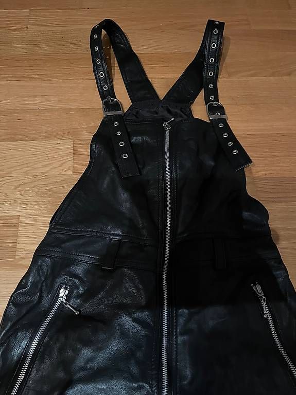 Hosen: Kunstlederlatzhose gr.s – Gebraucht aus Möriken AG von Marisa043 1