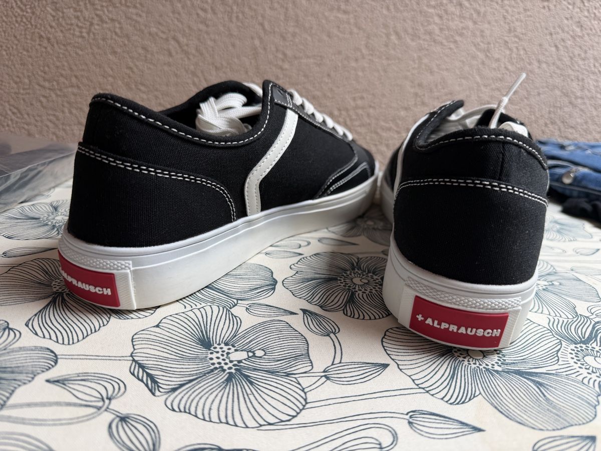 Scarpe da donna: Baskets Alprqusch t. 40 neuf – Nuovo (secondo la descrizione) da Savagnier venduto da Pivovar2 2