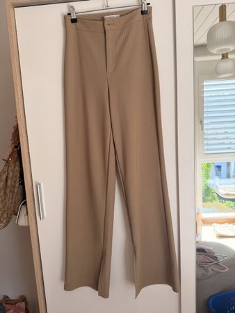 Hose beige Grösse S Stradivarius 