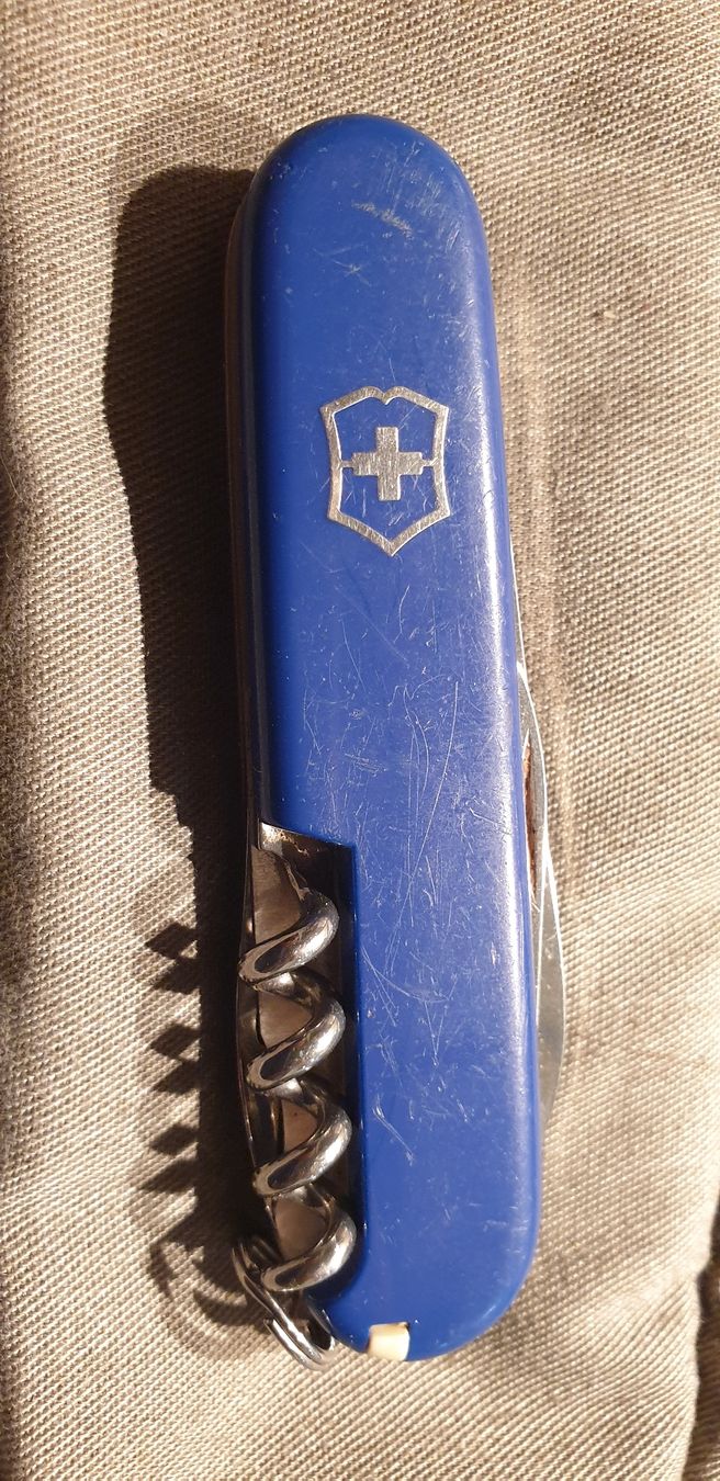 Victorinox Couteaux de poche: Blaue BergFuhrerbande Sackmesser Victorinox – D'occasion à Val D Illiez par SnowRoof 1