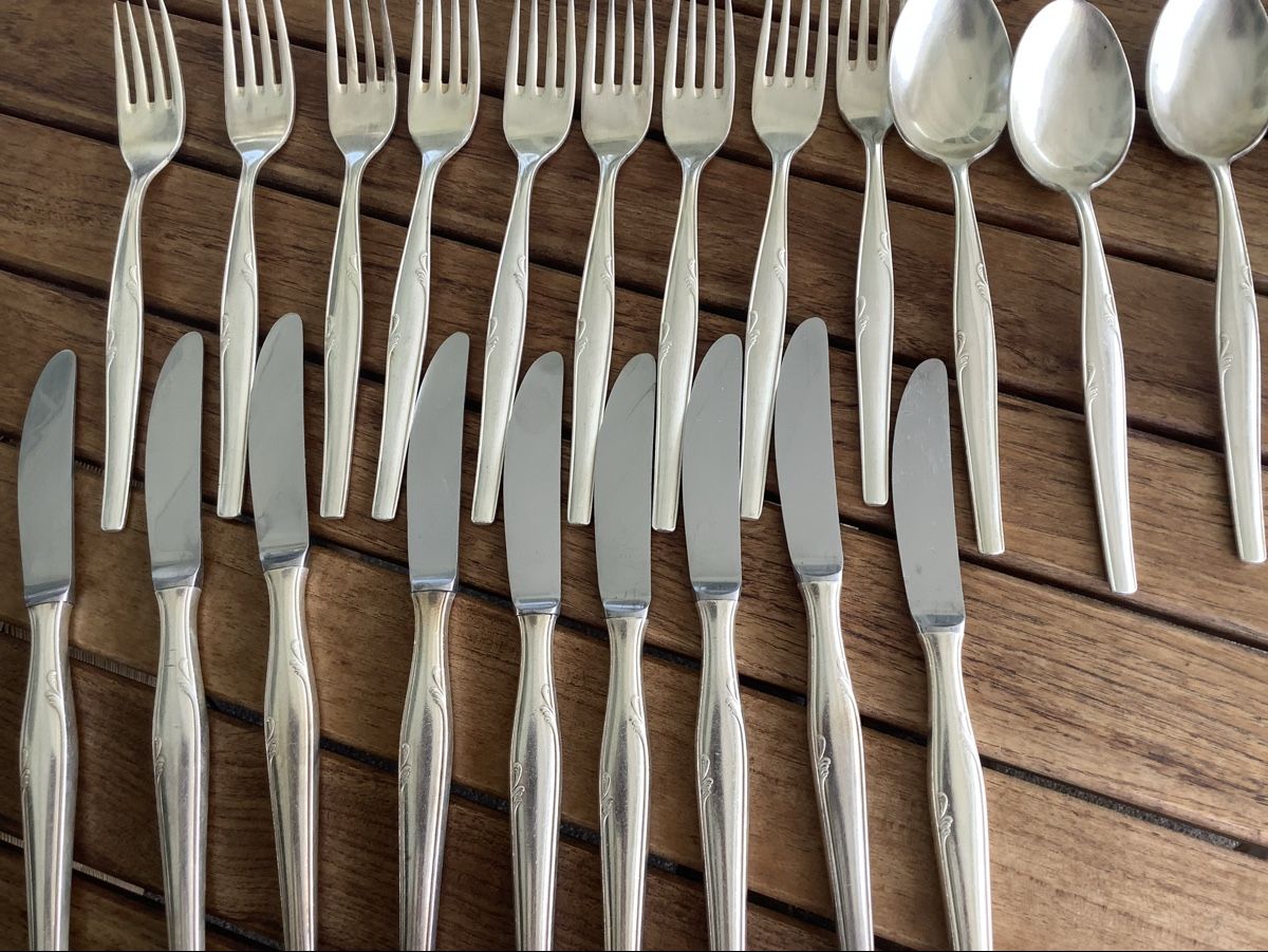 Berndorf Set di posate: Silberbesteck  Set Berndorf 9Löffel 9Messer 10Gabeln – Usato da Biel-Benken BL venduto da Lanma 1